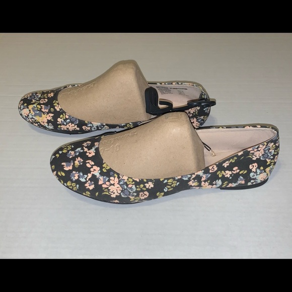 Time And Tru Casual Basic Ballet Floral Flats - Picture 4 of 8